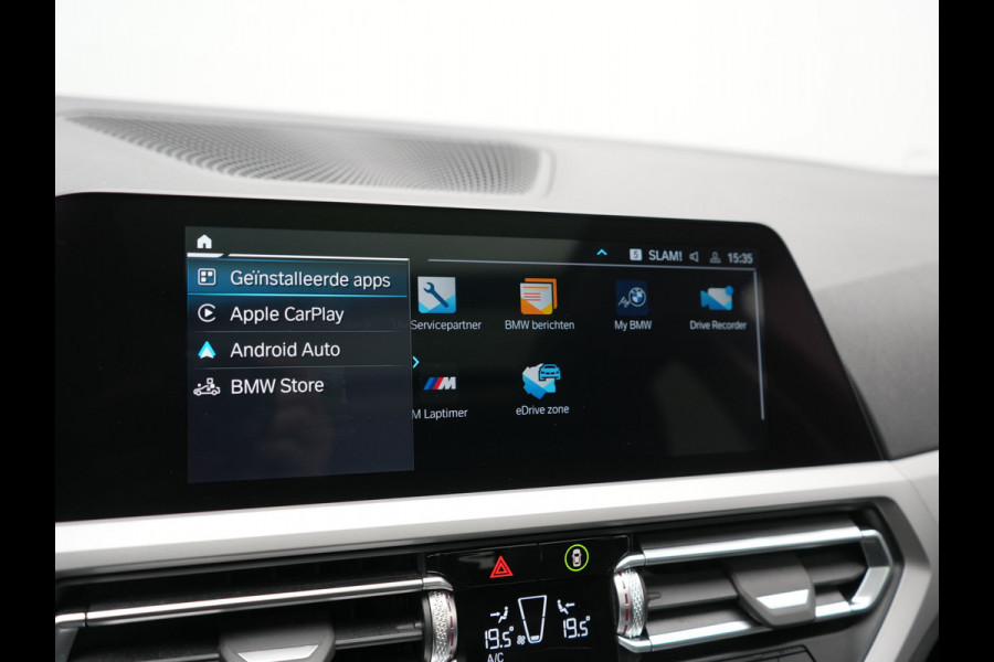 BMW 3 Serie Touring 330e Sportline PHEV 293pk Dealer O.H. | SOH 90,9% | Panodak | Adaptive Cruise | Head Up | 360 Camera | Lederen Sportstoelen & Stuur Verwarmd | Keyless | BLIS | Apple Carplay | Navigatie | DAB | Plug In Hybrid |