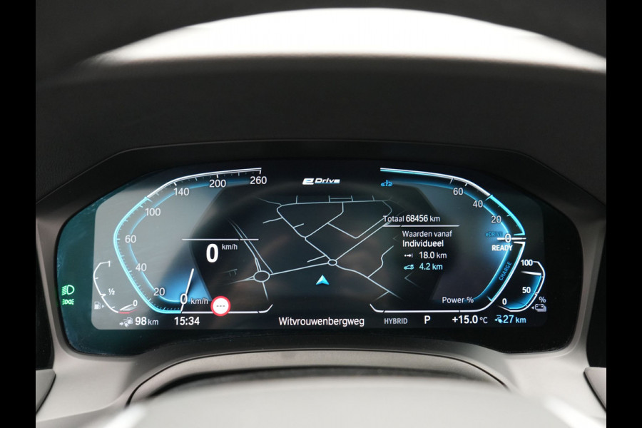 BMW 3 Serie Touring 330e Sportline PHEV 293pk Dealer O.H. | SOH 90,9% | Panodak | Adaptive Cruise | Head Up | 360 Camera | Lederen Sportstoelen & Stuur Verwarmd | Keyless | BLIS | Apple Carplay | Navigatie | DAB | Plug In Hybrid |