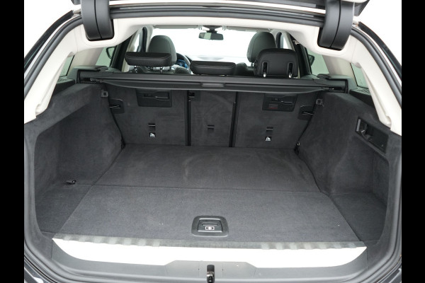 BMW 3 Serie Touring 330e Sportline PHEV 293pk Dealer O.H. | SOH 90,9% | Panodak | Adaptive Cruise | Head Up | 360 Camera | Lederen Sportstoelen & Stuur Verwarmd | Keyless | BLIS | Apple Carplay | Navigatie | DAB | Plug In Hybrid |
