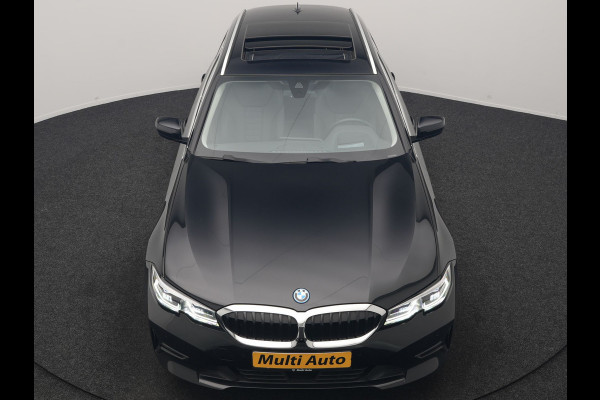 BMW 3 Serie Touring 330e Sportline PHEV 293pk Dealer O.H. | SOH 90,9% | Panodak | Adaptive Cruise | Head Up | 360 Camera | Lederen Sportstoelen & Stuur Verwarmd | Keyless | BLIS | Apple Carplay | Navigatie | DAB | Plug In Hybrid |