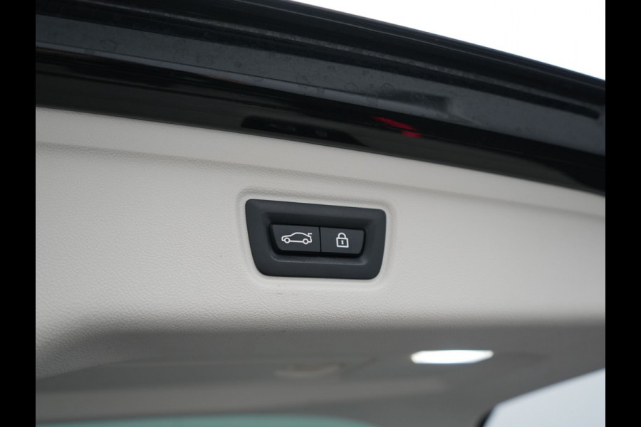 BMW 3 Serie Touring 330e Sportline PHEV 293pk Dealer O.H. | SOH 90,9% | Panodak | Adaptive Cruise | Head Up | 360 Camera | Lederen Sportstoelen & Stuur Verwarmd | Keyless | BLIS | Apple Carplay | Navigatie | DAB | Plug In Hybrid |