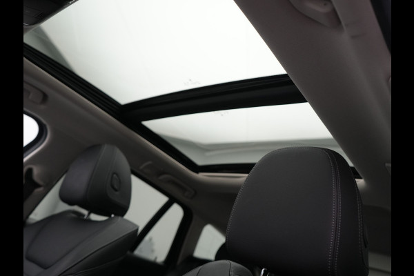 BMW 3 Serie Touring 330e Sportline PHEV 293pk Dealer O.H. | SOH 90,9% | Panodak | Adaptive Cruise | Head Up | 360 Camera | Lederen Sportstoelen & Stuur Verwarmd | Keyless | BLIS | Apple Carplay | Navigatie | DAB | Plug In Hybrid |