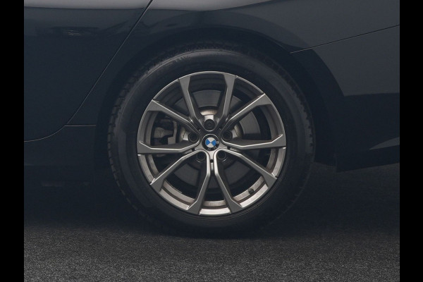 BMW 3 Serie Touring 330e Sportline PHEV 293pk Dealer O.H. | SOH 90,9% | Panodak | Adaptive Cruise | Head Up | 360 Camera | Lederen Sportstoelen & Stuur Verwarmd | Keyless | BLIS | Apple Carplay | Navigatie | DAB | Plug In Hybrid |