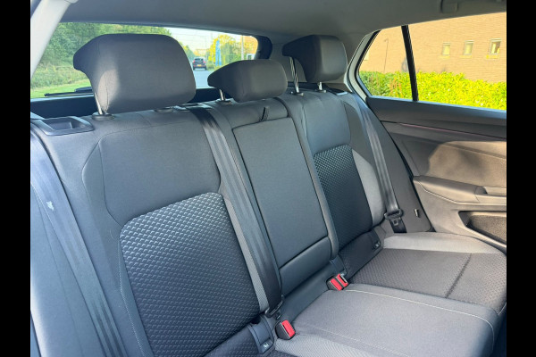 Volkswagen Golf 2.0 TDI Active Business | Automaat | Panorama dak | Digitaal Cockpit | Camera | IQ Light