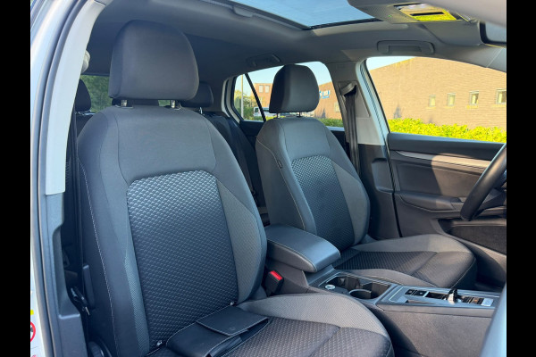 Volkswagen Golf 2.0 TDI Active Business | Automaat | Panorama dak | Digitaal Cockpit | Camera | IQ Light