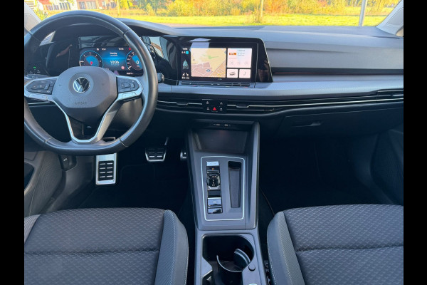 Volkswagen Golf 2.0 TDI Active Business | Automaat | Panorama dak | Digitaal Cockpit | Camera | IQ Light
