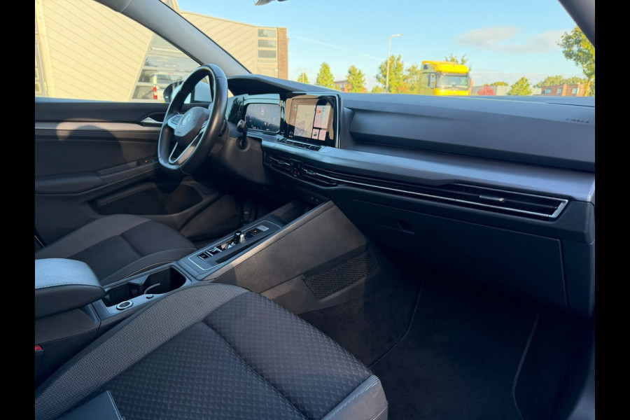Volkswagen Golf 2.0 TDI Active Business | Automaat | Panorama dak | Digitaal Cockpit | Camera | IQ Light