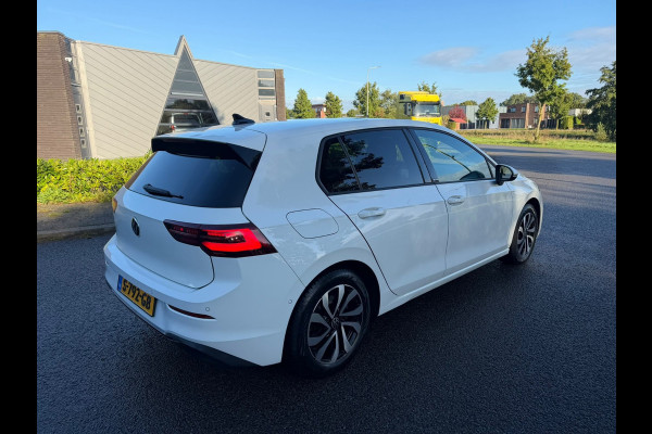 Volkswagen Golf 2.0 TDI Active Business | Automaat | Panorama dak | Digitaal Cockpit | Camera | IQ Light
