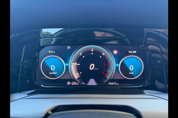 Volkswagen Golf 2.0 TDI Active Business | Automaat | Panorama dak | Digitaal Cockpit | Camera | IQ Light
