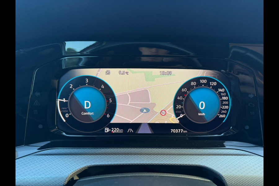 Volkswagen Golf 2.0 TDI Active Business | Automaat | Panorama dak | Digitaal Cockpit | Camera | IQ Light