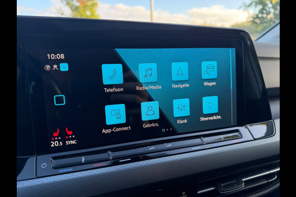 Volkswagen Golf 2.0 TDI Active Business | Automaat | Panorama dak | Digitaal Cockpit | Camera | IQ Light