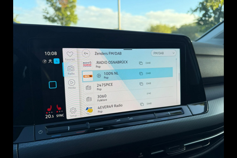 Volkswagen Golf 2.0 TDI Active Business | Automaat | Panorama dak | Digitaal Cockpit | Camera | IQ Light
