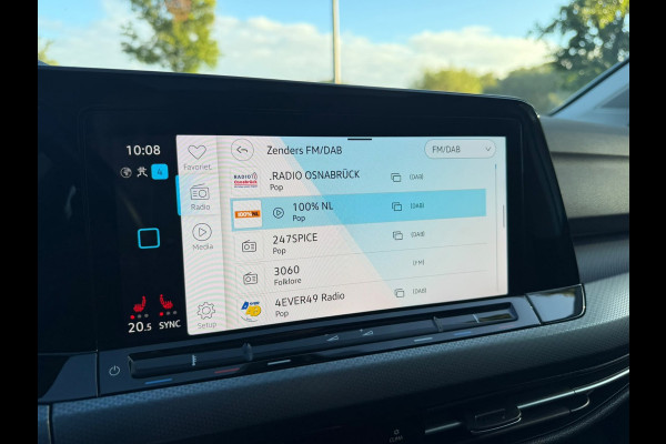 Volkswagen Golf 2.0 TDI Active Business | Automaat | Panorama dak | Digitaal Cockpit | Camera | IQ Light