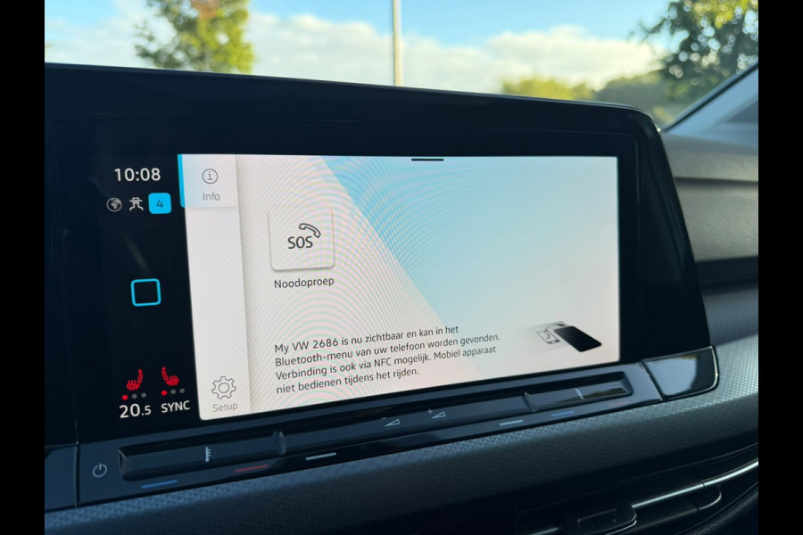 Volkswagen Golf 2.0 TDI Active Business | Automaat | Panorama dak | Digitaal Cockpit | Camera | IQ Light