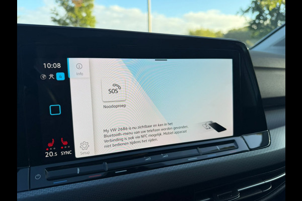 Volkswagen Golf 2.0 TDI Active Business | Automaat | Panorama dak | Digitaal Cockpit | Camera | IQ Light