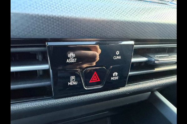 Volkswagen Golf 2.0 TDI Active Business | Automaat | Panorama dak | Digitaal Cockpit | Camera | IQ Light
