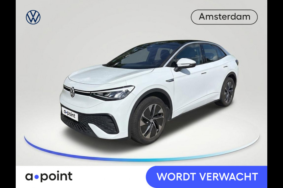 Volkswagen ID.5 Pro 77 kWh 174 PK | Wegklapbare trekhaak | Voorstoelen verwarmd | 19 Inch