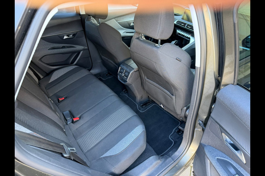 Peugeot 3008 1.2 PureTech Allure 131PK Automaat, Cruise Control, Apple Carplay, Navigatie, Parkeersensoren achter