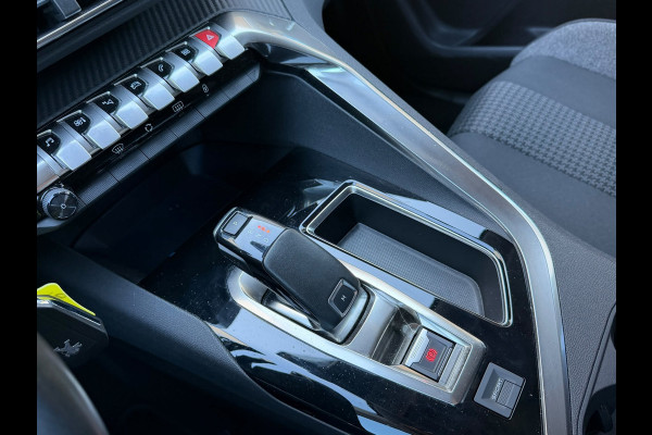 Peugeot 3008 1.2 PureTech Allure 131PK Automaat, Cruise Control, Apple Carplay, Navigatie, Parkeersensoren achter