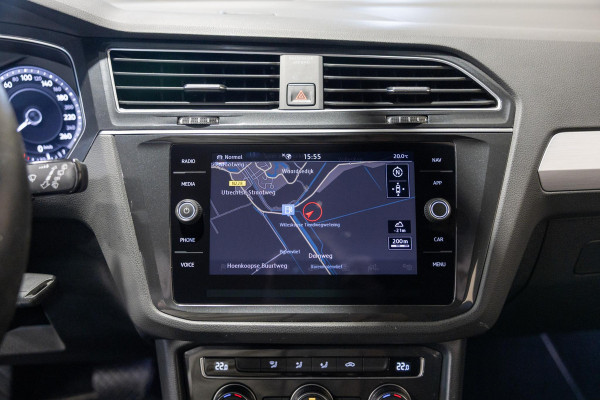 Volkswagen Tiguan 1.4 TSI ACT R-Line Business / 150pk / Automatische klimaatregeling / Apple CarPlay /