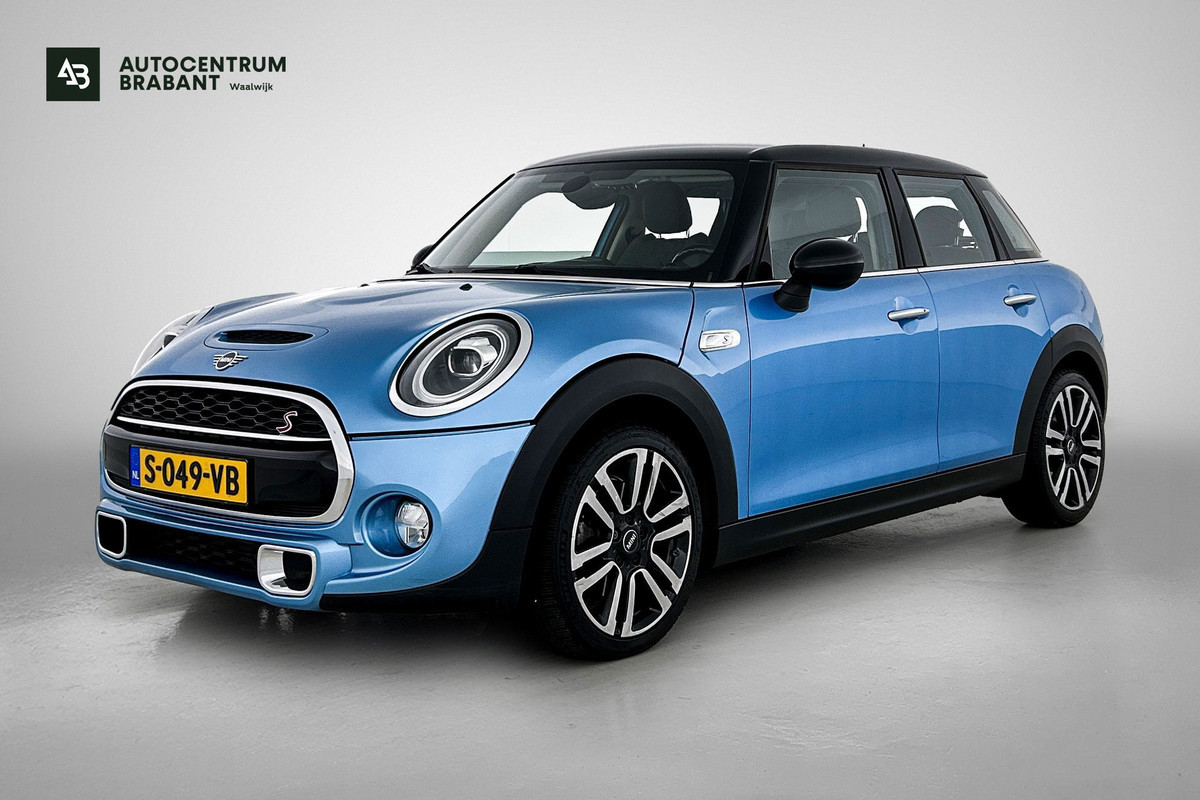MINI 5-deurs 2.0 Cooper S Chili LAGE KM! | 192PK | Carplay | JCW Stuur | AchterCam | Goed onderH | Etc