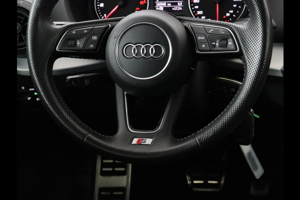 Audi Q2 1.4 TFSI CoD Triple S-Line | Half leder | Stoelverwarming | Trekhaak | Cruise control | Navigatie | Bluetooth | Climate control | Full LED