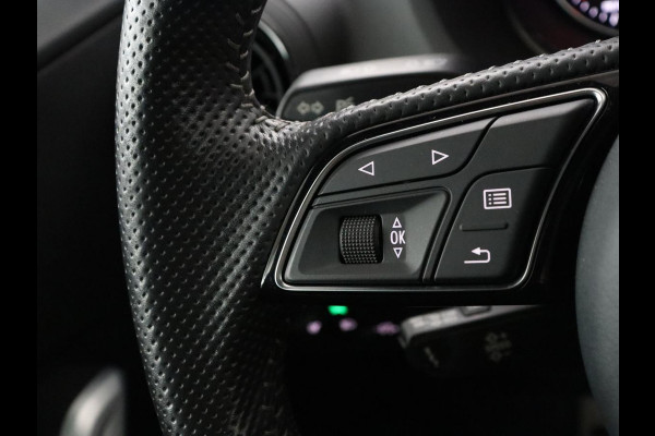 Audi Q2 1.4 TFSI CoD Triple S-Line | Half leder | Stoelverwarming | Trekhaak | Cruise control | Navigatie | Bluetooth | Climate control | Full LED