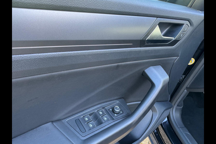 Volkswagen T-Roc Cabrio 1.5 TSI R-Line DeepBlack edition, TREKH, Beats Audio Sound, Windscherm