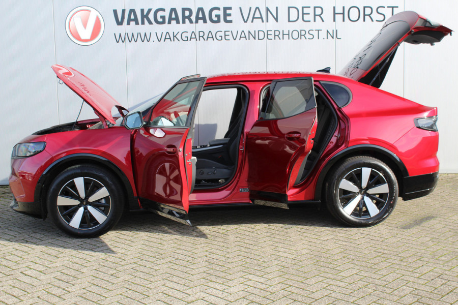 Ford Capri Extended Range RWD 77kWh ELEKTRISCH ! Nov. 2025, slechts 2.500km ! Camera, adapt. cruise cntrl, navigatie, metallic lak, Apple Carplay/Android auto, stoel- en stuurwielverw., side- en lane assist, elektr. verstelb. stoel met massagefunctie etc.  etc