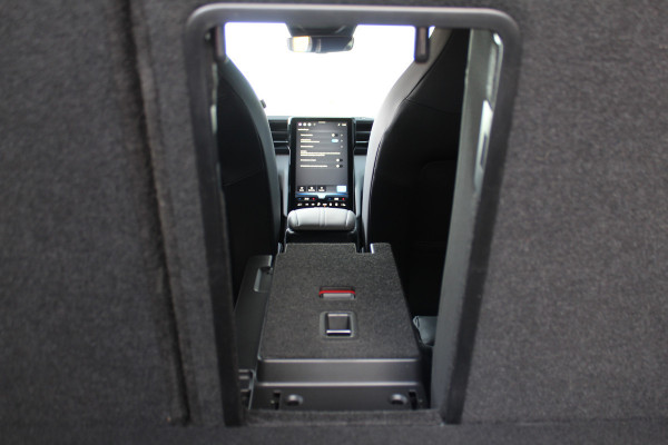 Ford Capri Extended Range RWD 77kWh ELEKTRISCH ! Nov. 2025, slechts 2.500km ! Camera, adapt. cruise cntrl, navigatie, metallic lak, Apple Carplay/Android auto, stoel- en stuurwielverw., side- en lane assist, elektr. verstelb. stoel met massagefunctie etc.  etc