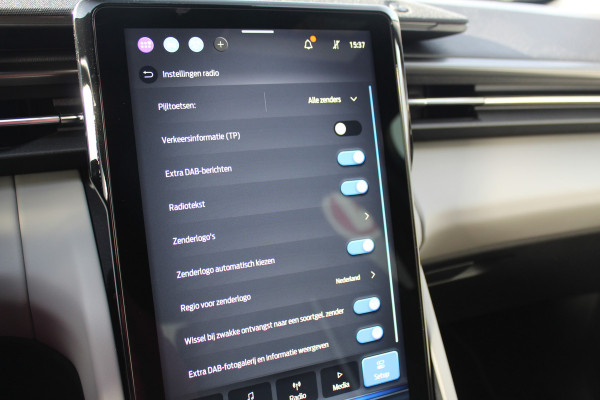 Ford Capri Extended Range RWD 77kWh ELEKTRISCH ! Nov. 2025, slechts 2.500km ! Camera, adapt. cruise cntrl, navigatie, metallic lak, Apple Carplay/Android auto, stoel- en stuurwielverw., side- en lane assist, elektr. verstelb. stoel met massagefunctie etc.  etc