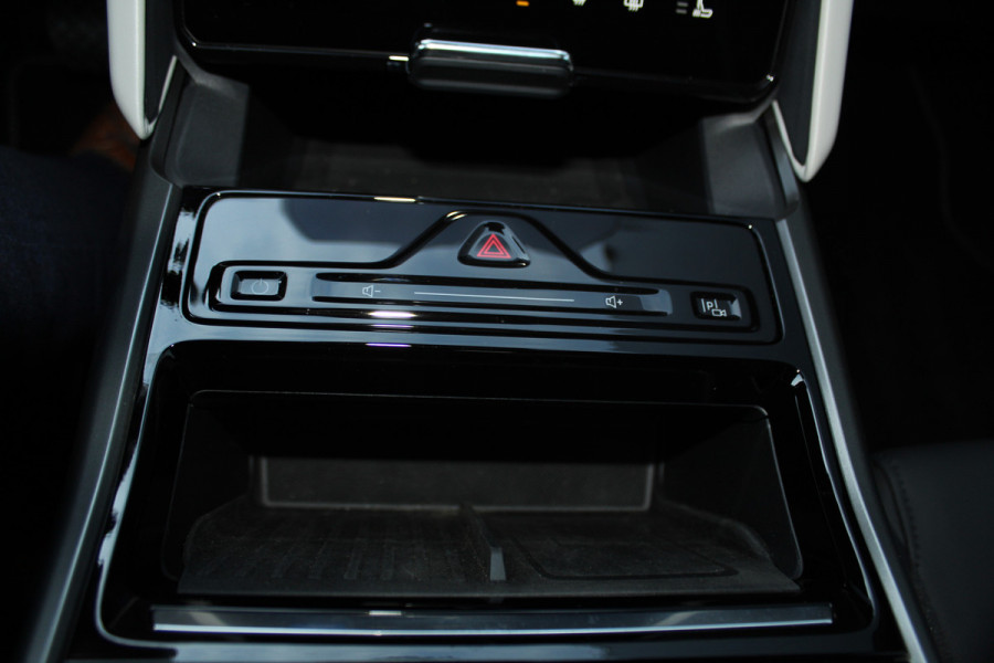 Ford Capri Extended Range RWD 77kWh ELEKTRISCH ! Nov. 2025, slechts 2.500km ! Camera, adapt. cruise cntrl, navigatie, metallic lak, Apple Carplay/Android auto, stoel- en stuurwielverw., side- en lane assist, elektr. verstelb. stoel met massagefunctie etc.  etc