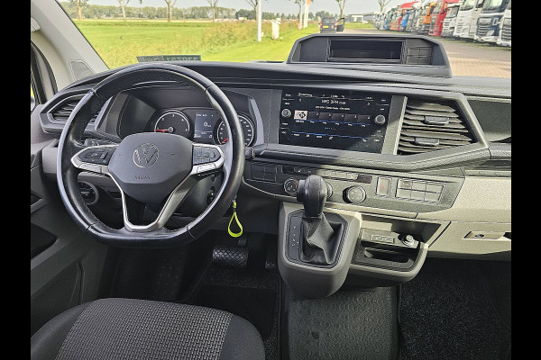 Volkswagen Transporter 2.0 TDI L2H1 32 Cruise control, Airco, Standkachel, Pdc, Carplay, Navi, Stoelverwarming