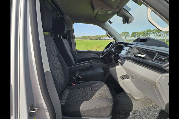 Volkswagen Transporter 2.0 TDI L2H1 32 Cruise control, Airco, Standkachel, Pdc, Carplay, Navi, Stoelverwarming