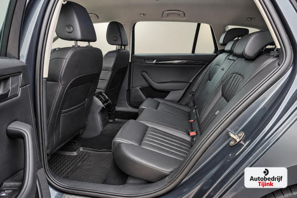 Škoda Superb Combi 1.4 TSI ACT Laurent & Klement | Automaat | LED | Trekhaak | Leder | Stoel- & stuurverwarming | Lane Assist | Blind Spot |Standkachel | Park Assist | Canton | Sfeerverlichting |