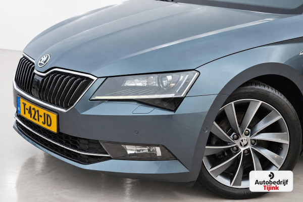 Škoda Superb Combi 1.4 TSI ACT Laurent & Klement | Automaat | LED | Trekhaak | Leder | Stoel- & stuurverwarming | Lane Assist | Blind Spot |Standkachel | Park Assist | Canton | Sfeerverlichting |