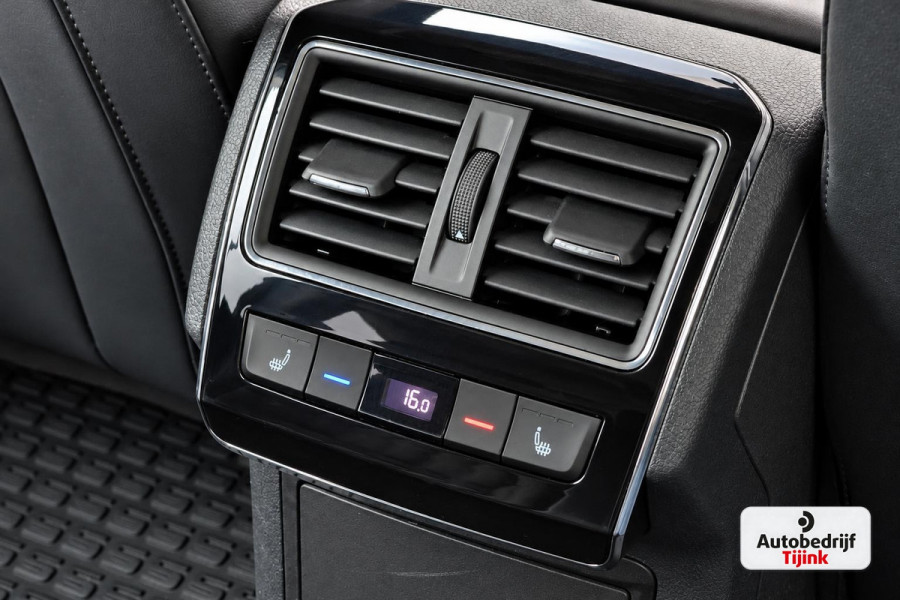 Škoda Superb Combi 1.4 TSI ACT Laurent & Klement | Automaat | LED | Trekhaak | Leder | Stoel- & stuurverwarming | Lane Assist | Blind Spot |Standkachel | Park Assist | Canton | Sfeerverlichting |