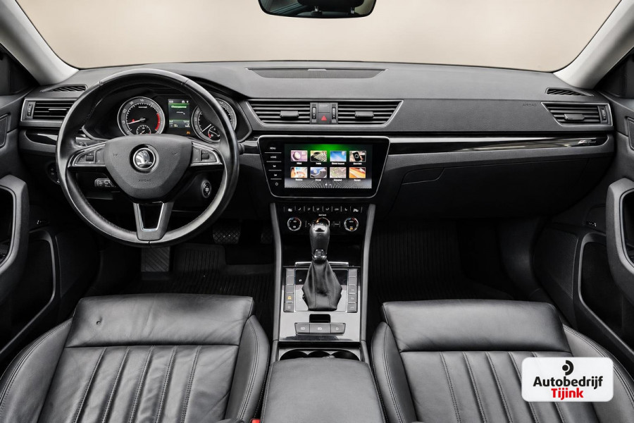 Škoda Superb Combi 1.4 TSI ACT Laurent & Klement | Automaat | LED | Trekhaak | Leder | Stoel- & stuurverwarming | Lane Assist | Blind Spot |Standkachel | Park Assist | Canton | Sfeerverlichting |