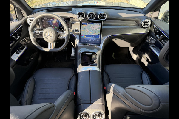 Mercedes-Benz GLC 300e 4MATIC AMG Line 20"/Trekhaak/Panoramadak/Burmester/Adaptieve cruise/Leder + memory/Stuur + stoelverwarming/360 camera/Head-up/Dodehoek/Sfeerverlichting