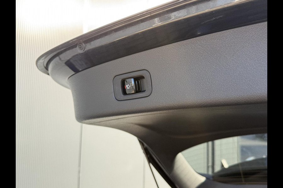 Mercedes-Benz GLC 300e 4MATIC AMG Line 20"/Trekhaak/Panoramadak/Burmester/Adaptieve cruise/Leder + memory/Stuur + stoelverwarming/360 camera/Head-up/Dodehoek/Sfeerverlichting
