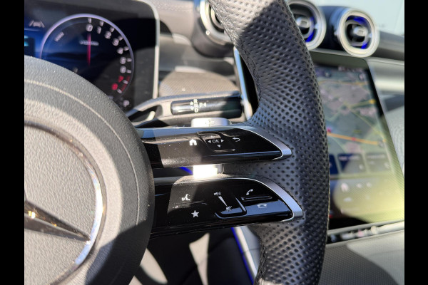 Mercedes-Benz GLC 300e 4MATIC AMG Line 20"/Trekhaak/Panoramadak/Burmester/Adaptieve cruise/Leder + memory/Stuur + stoelverwarming/360 camera/Head-up/Dodehoek/Sfeerverlichting