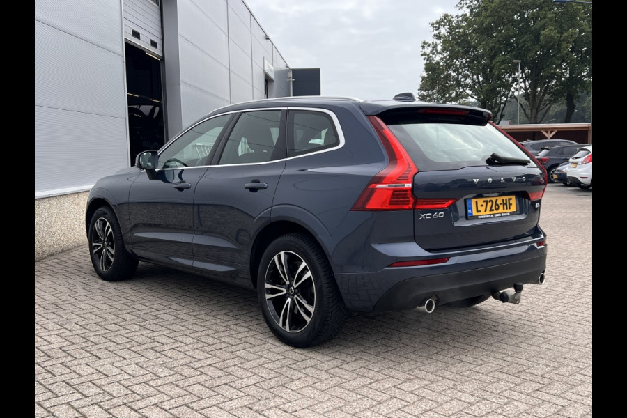 Volvo XC60 2.0 B5 250pk Momentum Exclusive Automaat / Trekhaak / Leder
