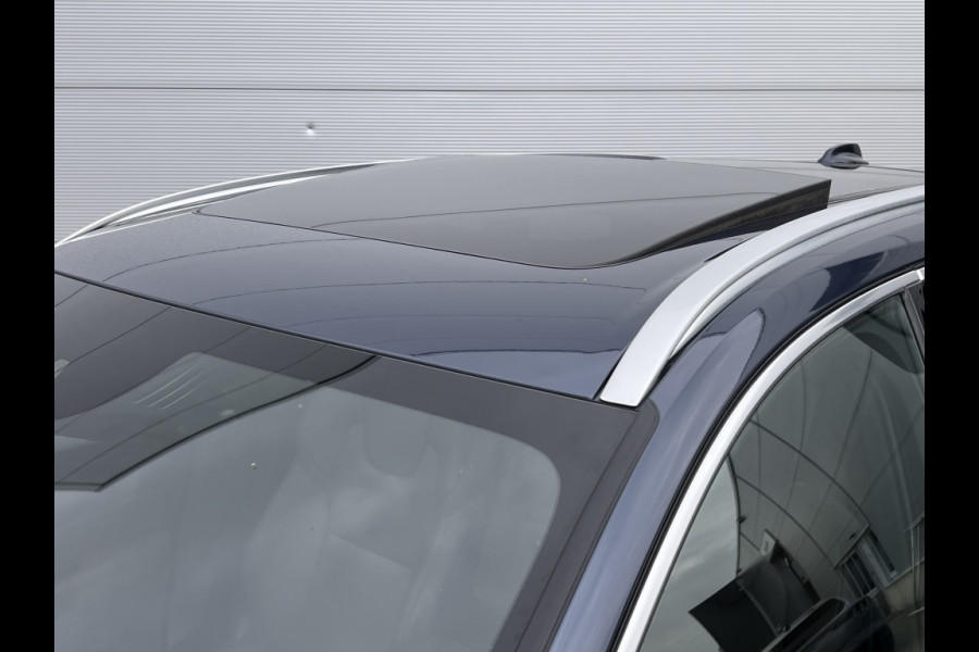 Volvo XC60 2.0 B5 250pk Momentum Exclusive Automaat / Trekhaak / Leder