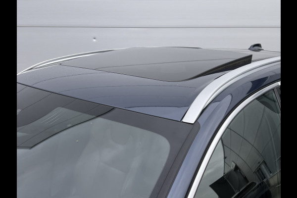 Volvo XC60 2.0 B5 250pk Momentum Exclusive Automaat / Trekhaak / Leder