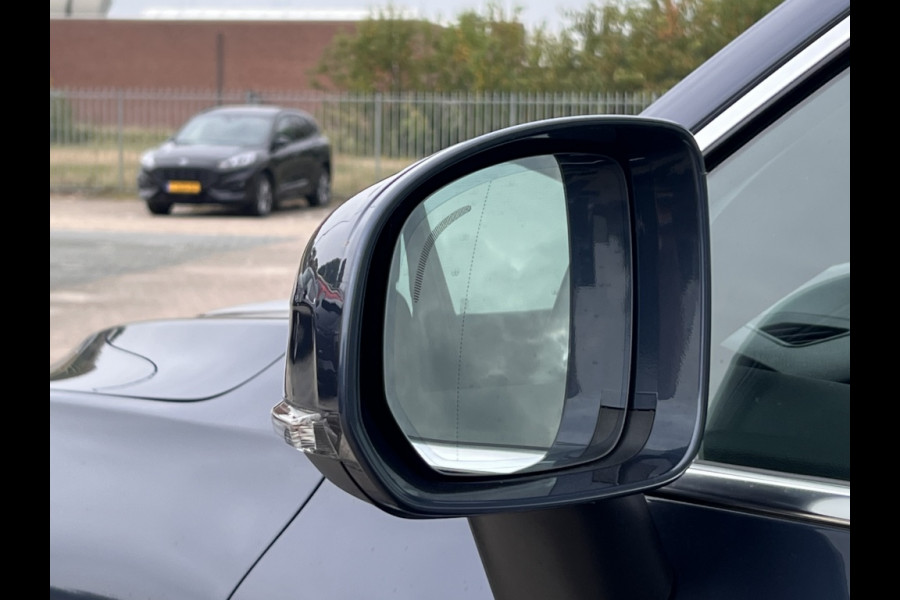 Volvo XC60 2.0 B5 250pk Momentum Exclusive Automaat / Trekhaak / Leder