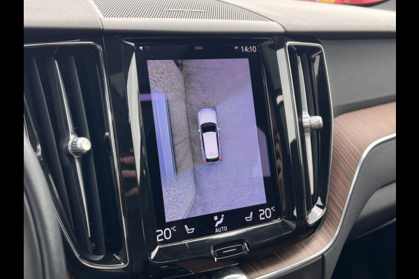 Volvo XC60 2.0 B5 250pk Momentum Exclusive Automaat / Trekhaak / Leder