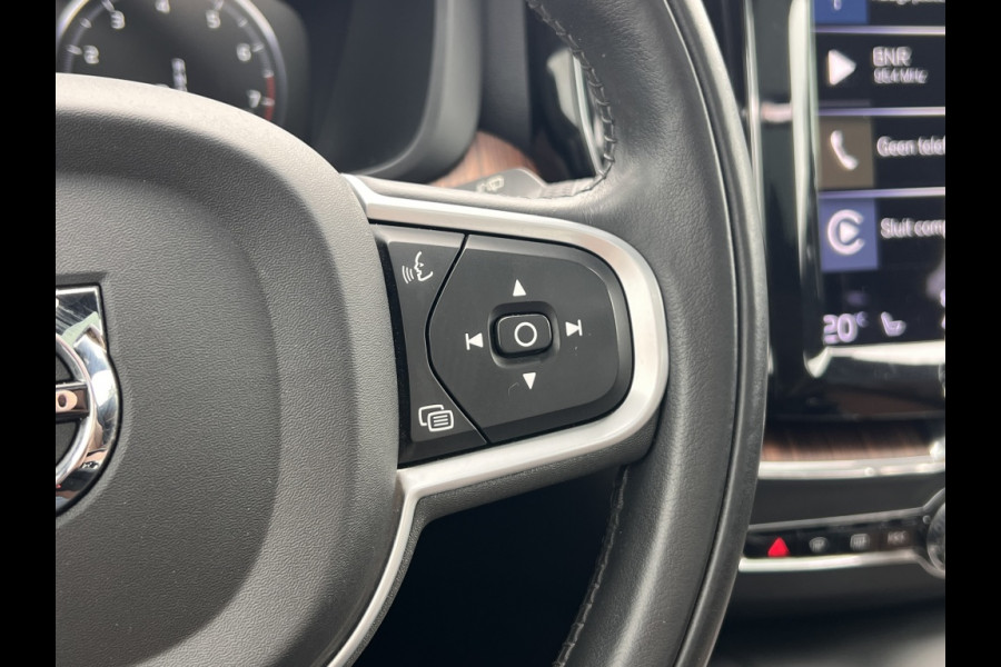 Volvo XC60 2.0 B5 250pk Momentum Exclusive Automaat / Trekhaak / Leder
