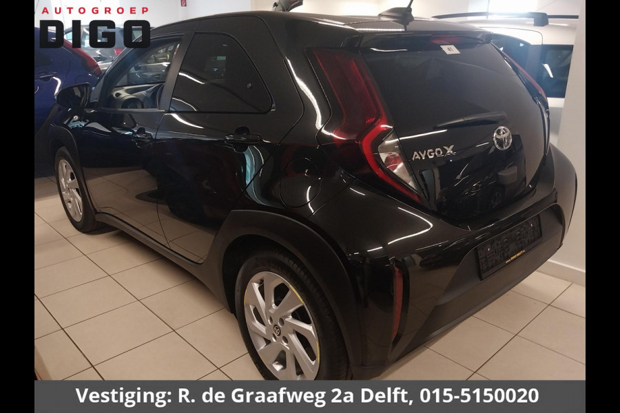 Toyota Aygo X 1.0 VVT-i MT first | Apple Carplay & AndroidAUTO | Camera | Lichtmetalen velgen | Stoelverwaming
