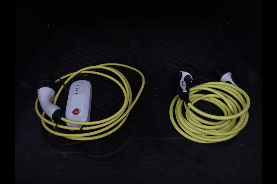 Volkswagen Arteon 1.4 TSI eHybrid R-Line Business+ | SOH 90,1% | Leder | Adaptive cruise | Trekhaak | Dodehoek detectie | Stuur/stoel verwarming | Park assist | Carplay | Full LED