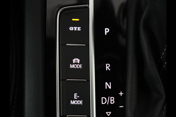 Volkswagen Arteon 1.4 TSI eHybrid R-Line Business+ | SOH 90,1% | Leder | Adaptive cruise | Trekhaak | Dodehoek detectie | Stuur/stoel verwarming | Park assist | Carplay | Full LED